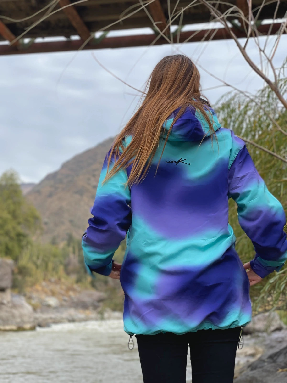 Jacket Cortaviento Unk. Rainbow Blue